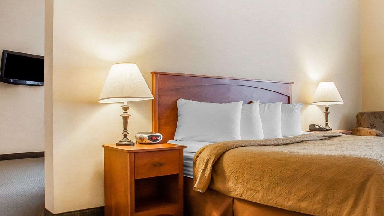 Photo of Bedroom in Downtown Niagara Falls