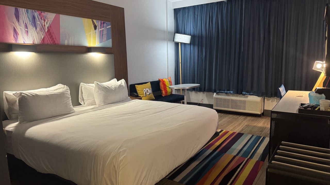 Photo of Bedroom in Ludlam
