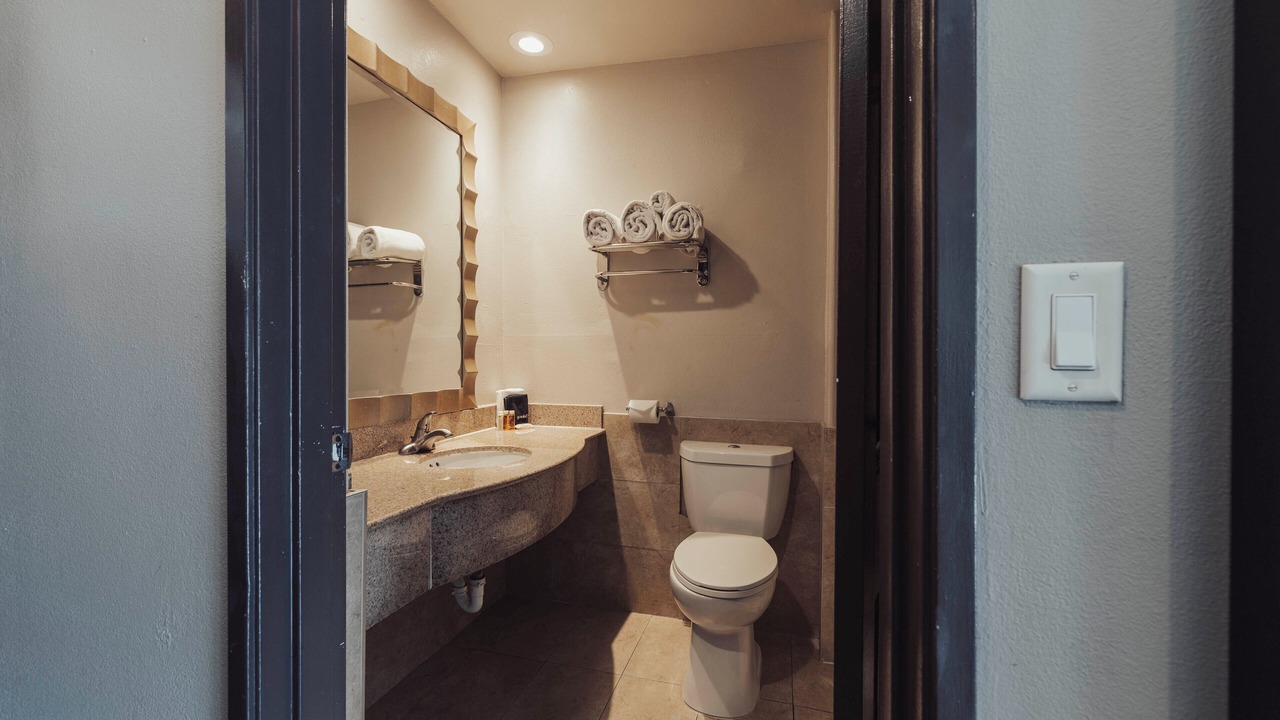 Photo of Bathroom in Little Armenia