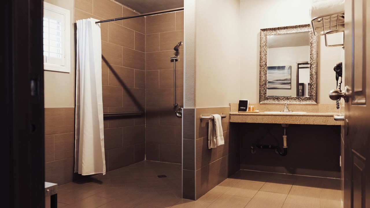 Photo of Bathroom in Little Armenia
