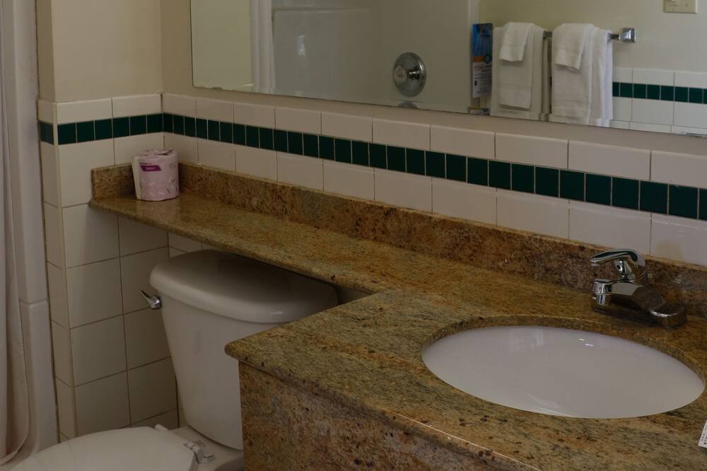 Photo of Bathroom in Gananoque