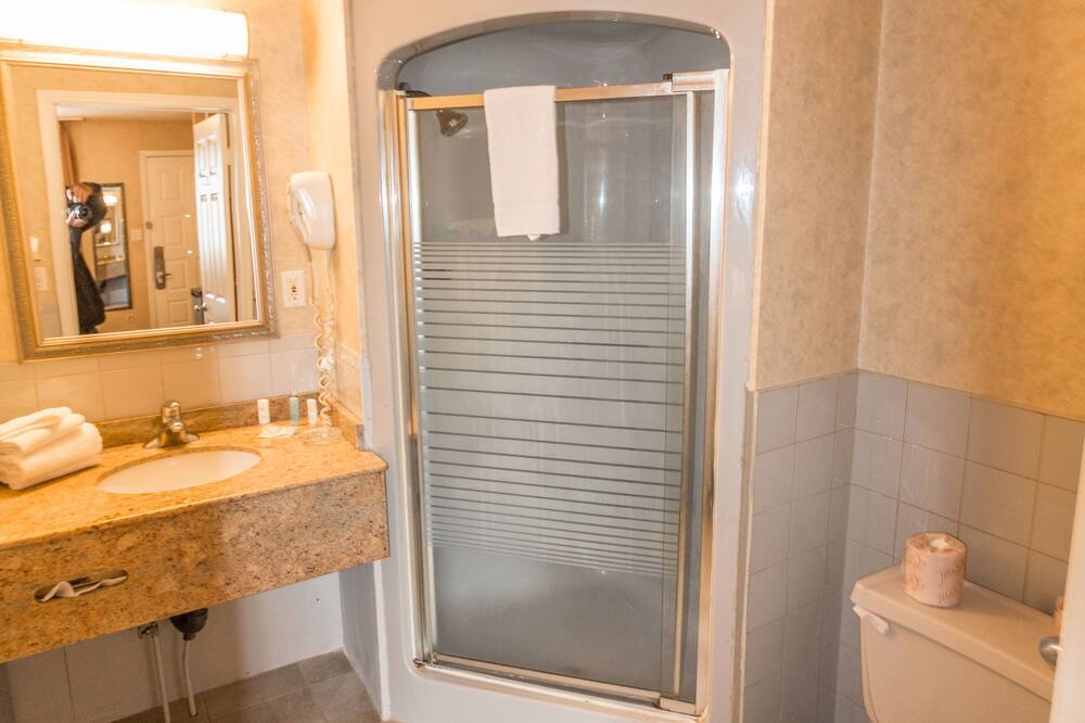 Photo of Bathroom in Gananoque