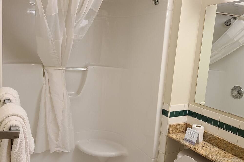 Photo of Bathroom in Gananoque
