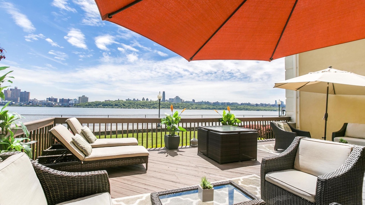 Photo of Patio Balcony in Edgewater