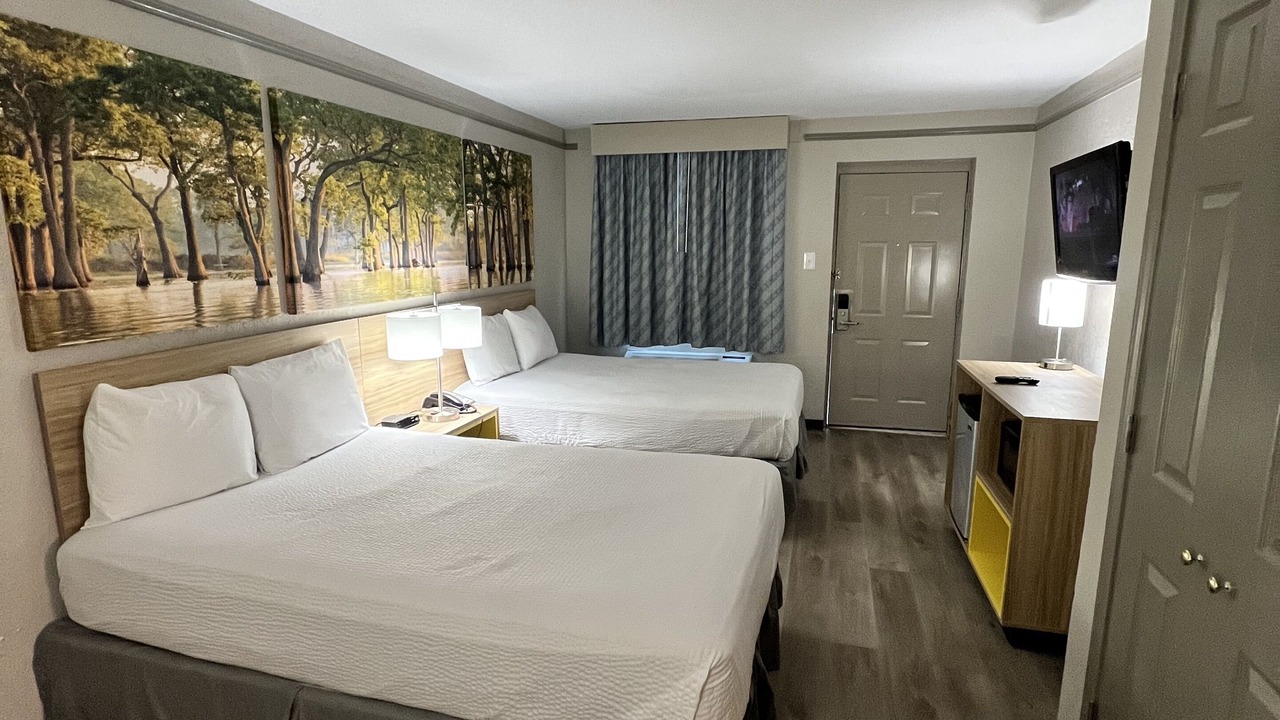Photo of Bedroom in Sulphur