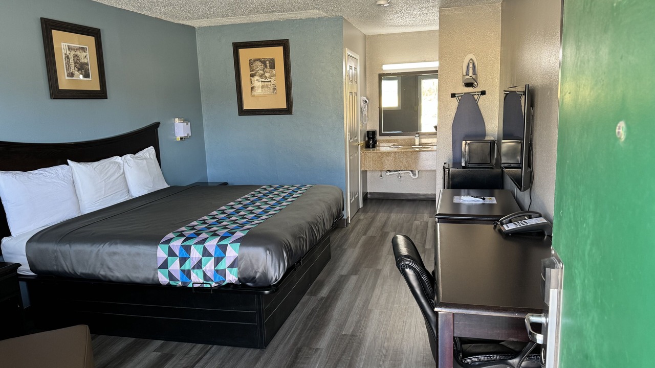 Photo of Bedroom in Independence