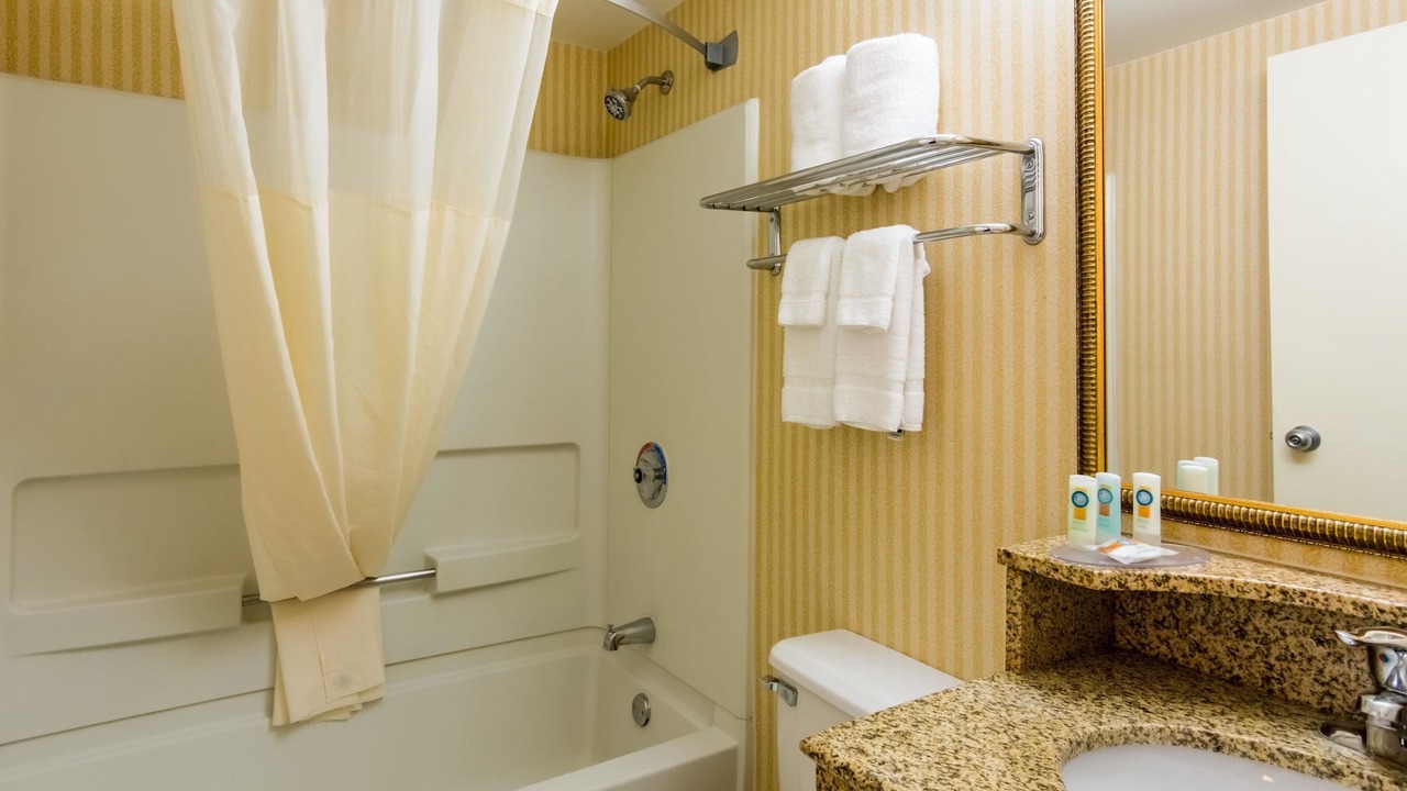 Photo of Bedroom in Lakeview
