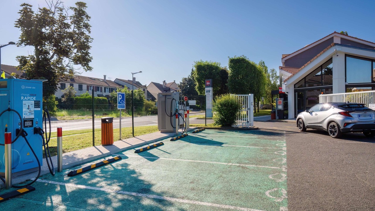 Photo of Outdoor in Cergy