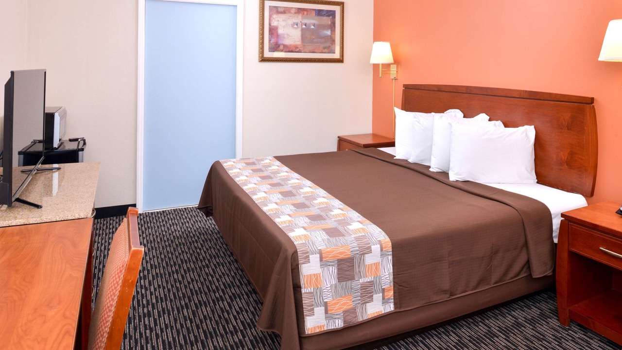 Photo of Bedroom in Sullivan