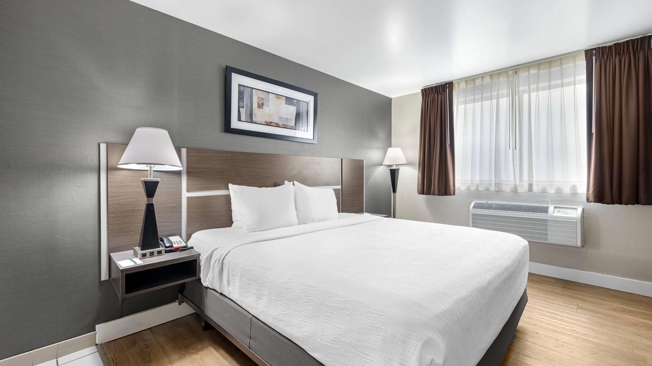 Photo of Bedroom in Niagara Falls