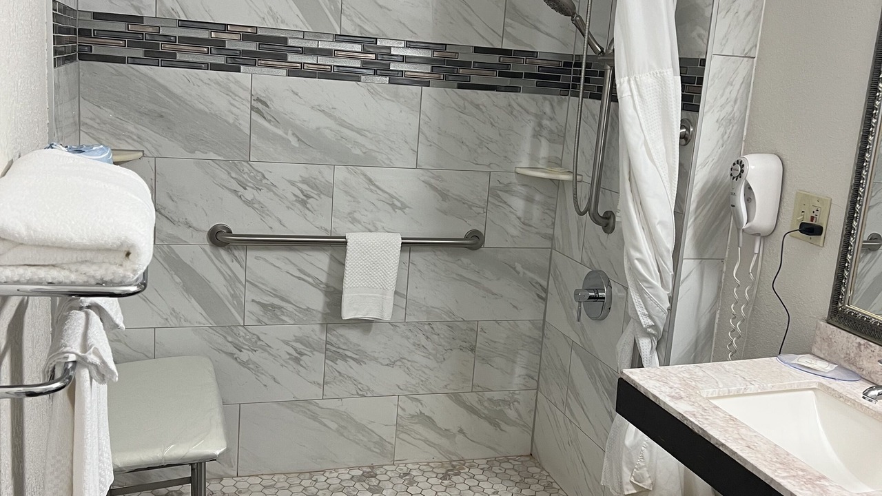Photo of Bedroom in Merriam