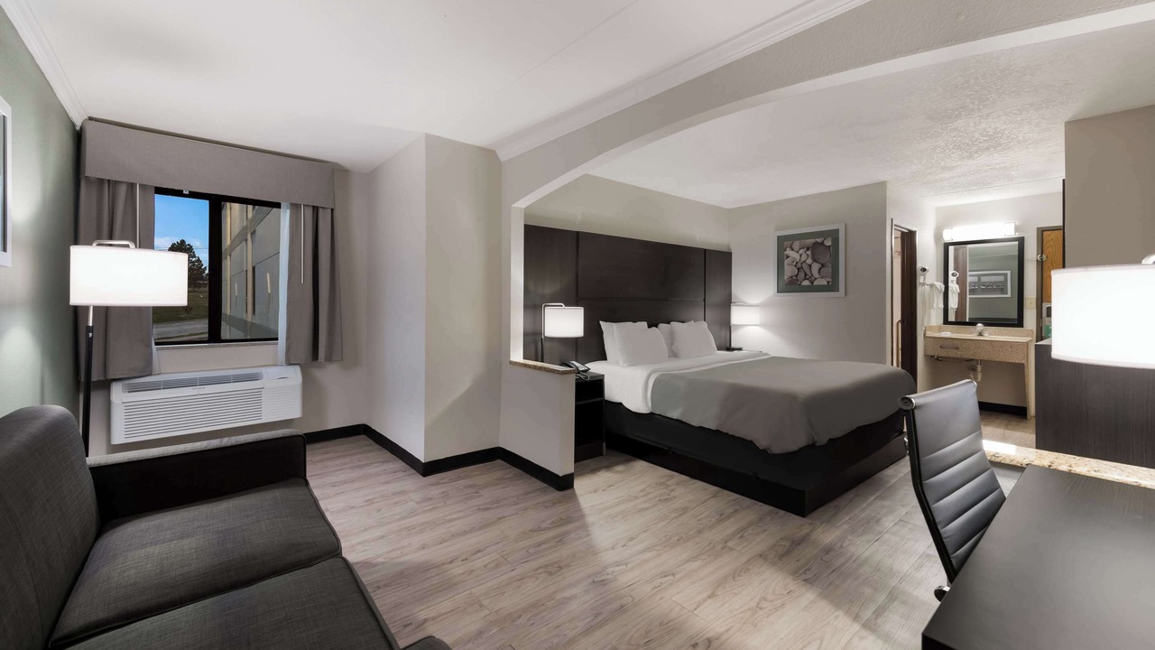 Photo of Bedroom in Merriam