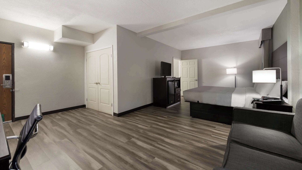 Photo of Bedroom in Merriam