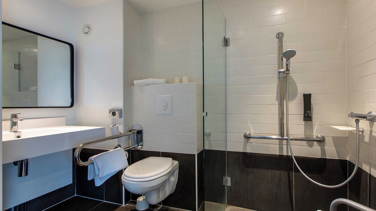 Photo of Bathroom in Saran