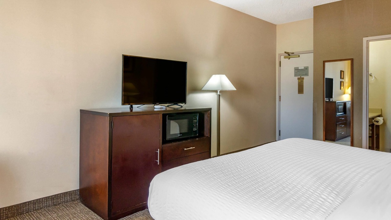 Photo of Bedroom in Haller Lake