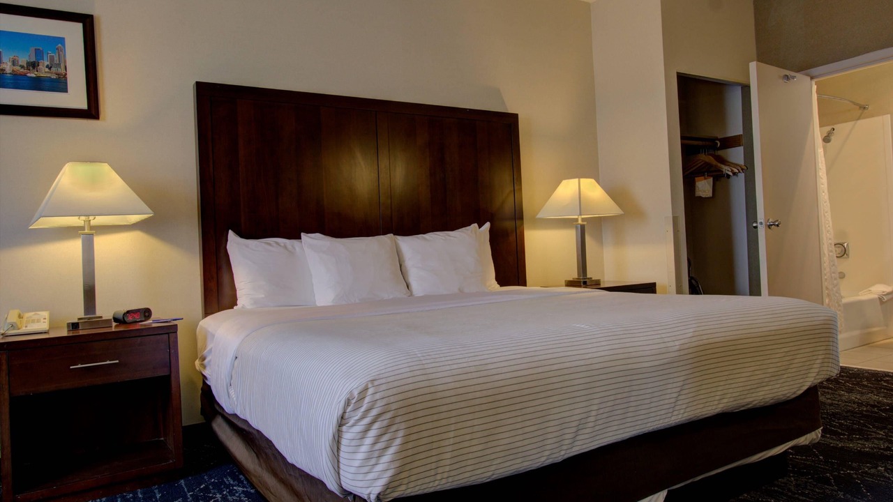 Photo of Bedroom in Haller Lake