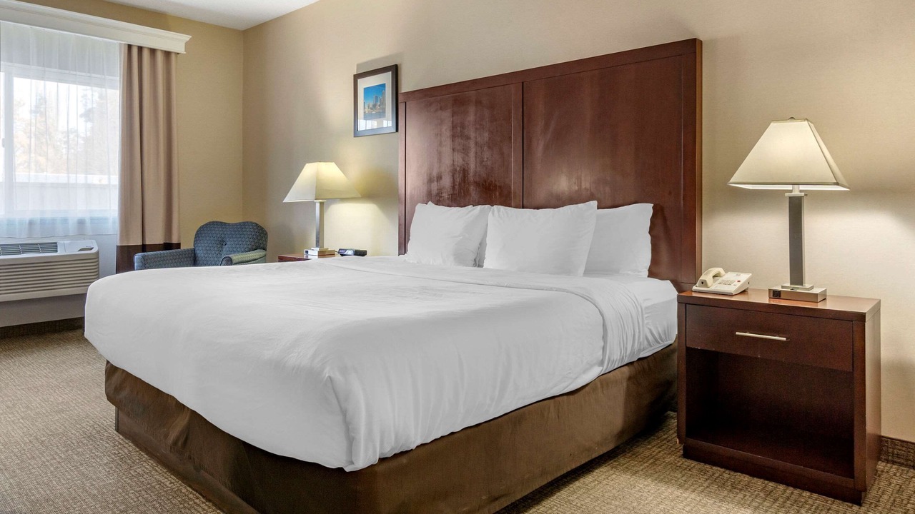 Photo of Bedroom in Haller Lake