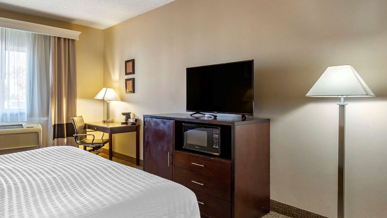 Photo of Bedroom in Haller Lake