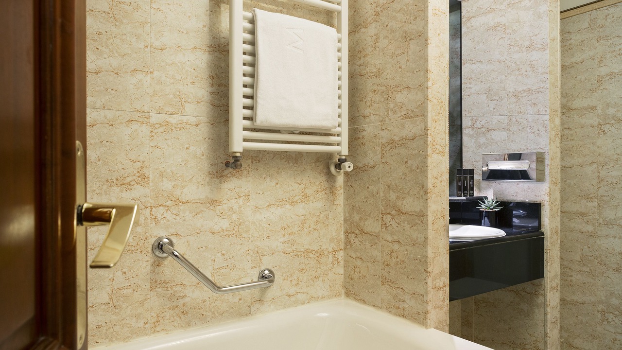 Photo of Bathroom in Porte-Dauphine