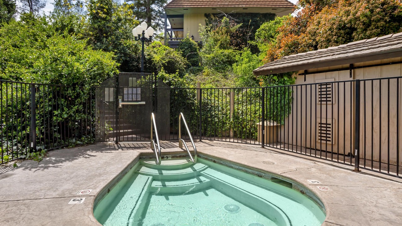 Photo of Outdoor in Oakhurst