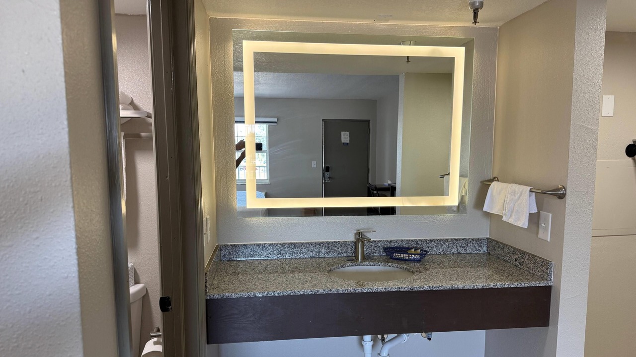 Photo of Bathroom in Venice Gardens