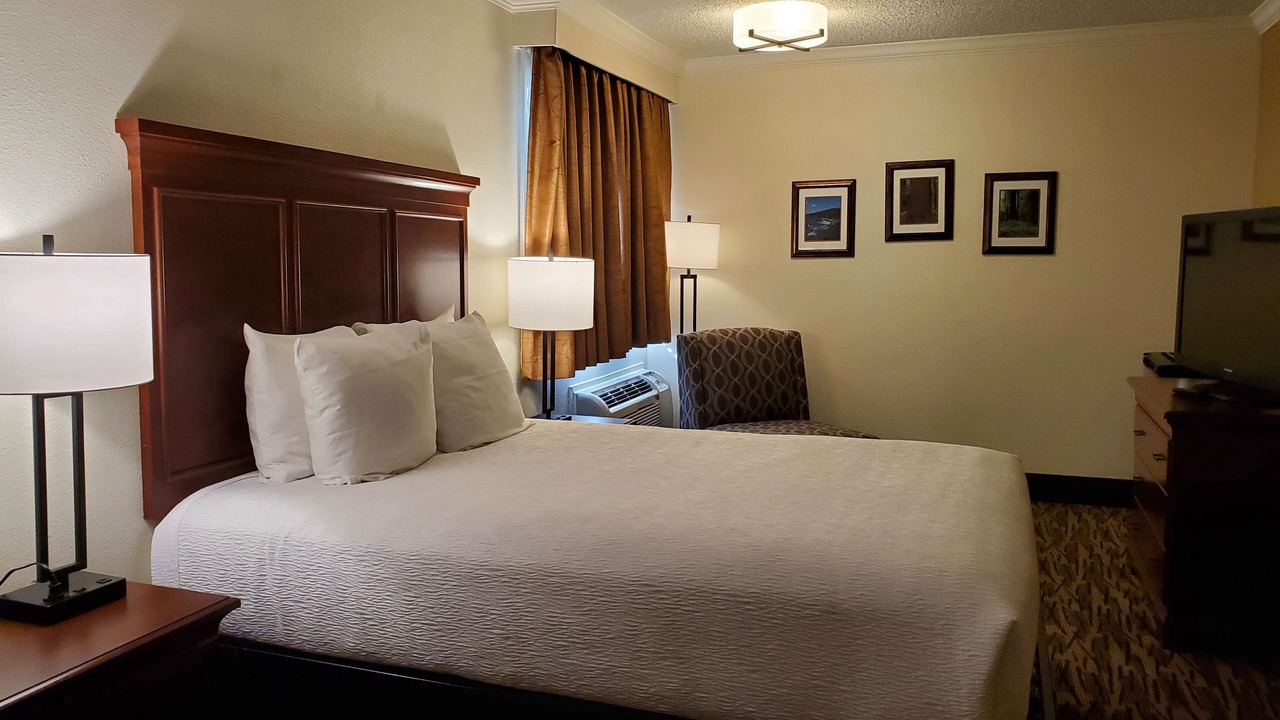Photo of Bedroom in Garberville