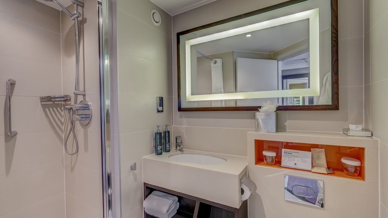 Photo of Bathroom in Ealing Common