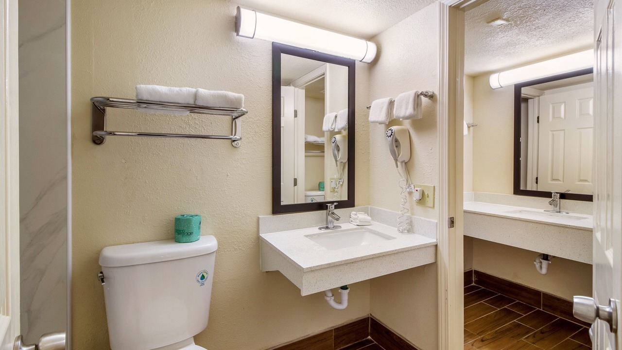 Photo of Bathroom in North Shore