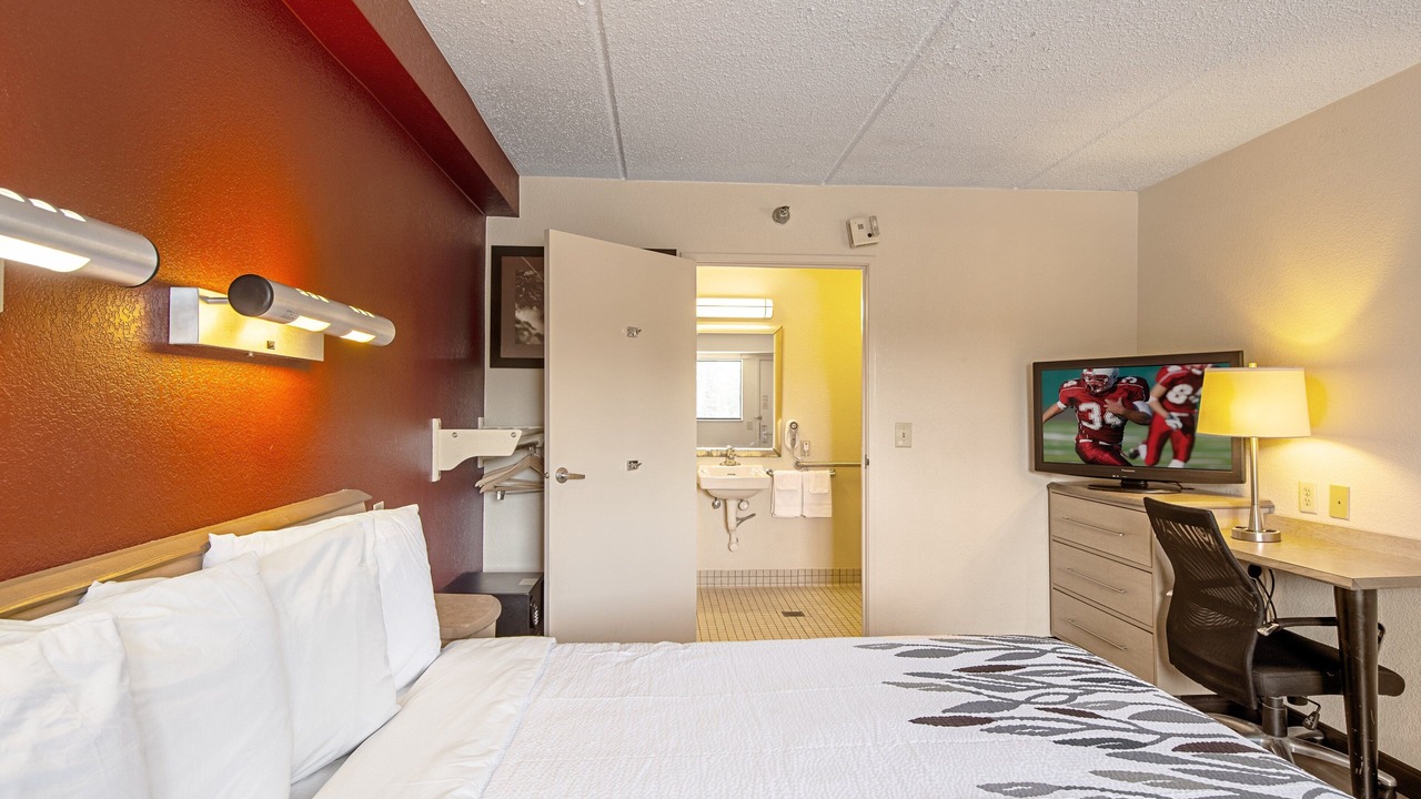 Photo of Bedroom in Akron