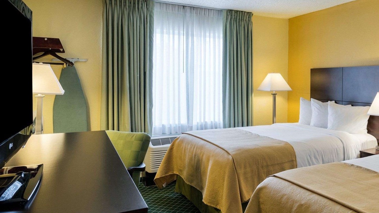 Photo of Bedroom in Newark