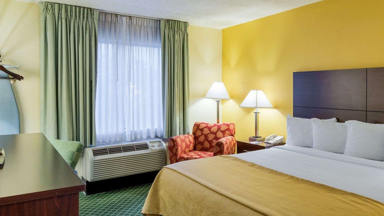 Photo of Bedroom in Newark