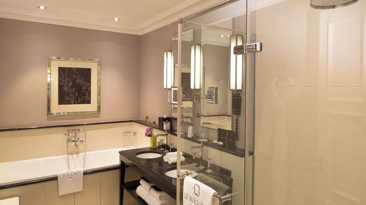 Photo of Bathroom in Quartier de la Place-Vendome