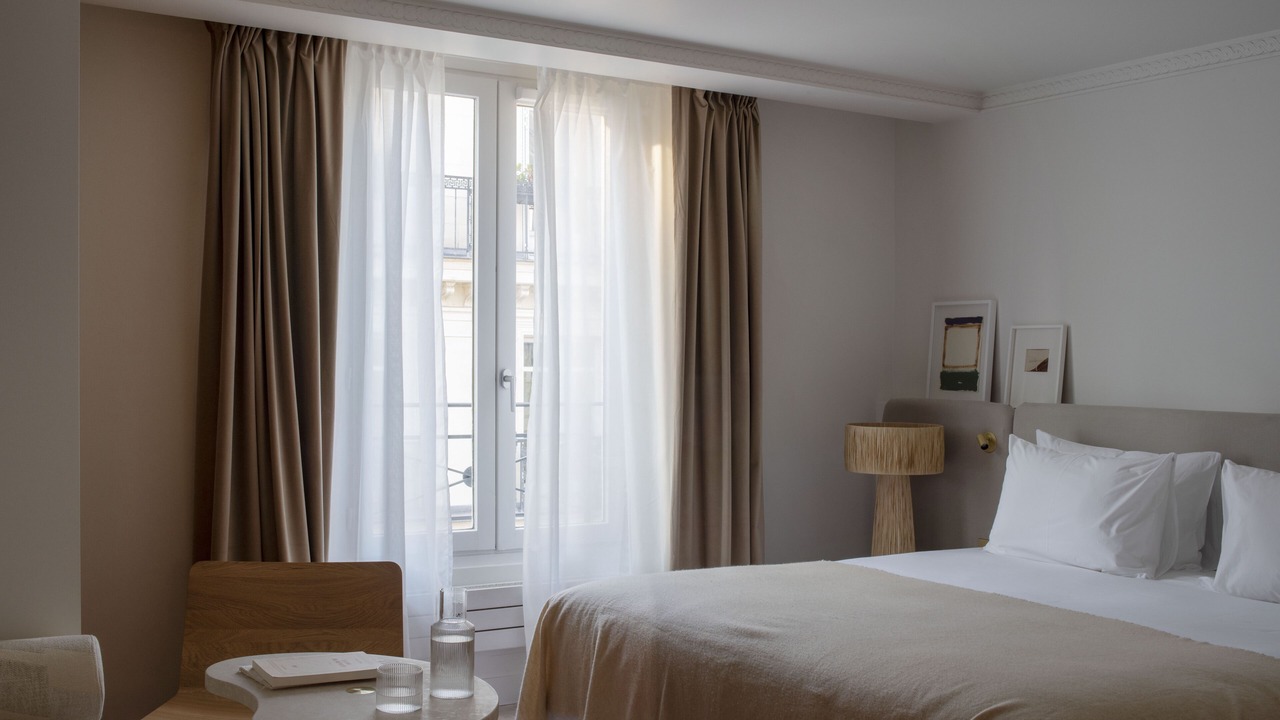 Photo of Bedroom in 8th Arrondissement