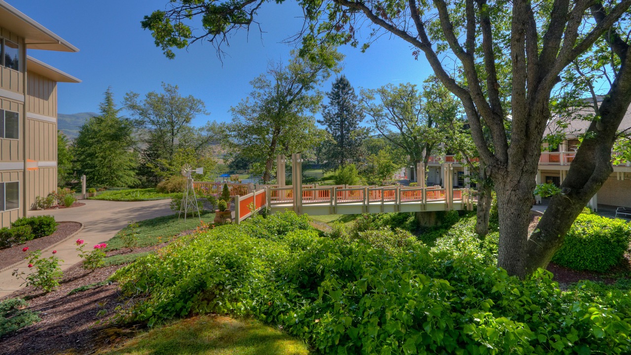 Photo of Outdoor in Ashland