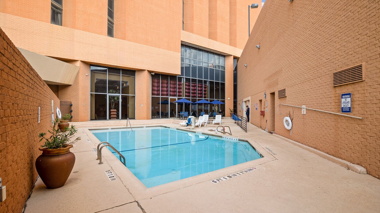 Photo of Outdoor in Greenway Plaza-Upper Kirby