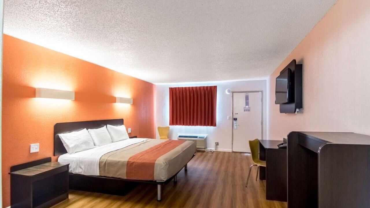 Photo of Bedroom in Clinton