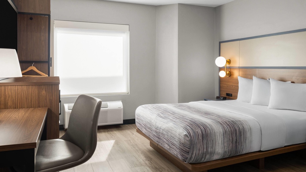 Photo of Bedroom in Urbana