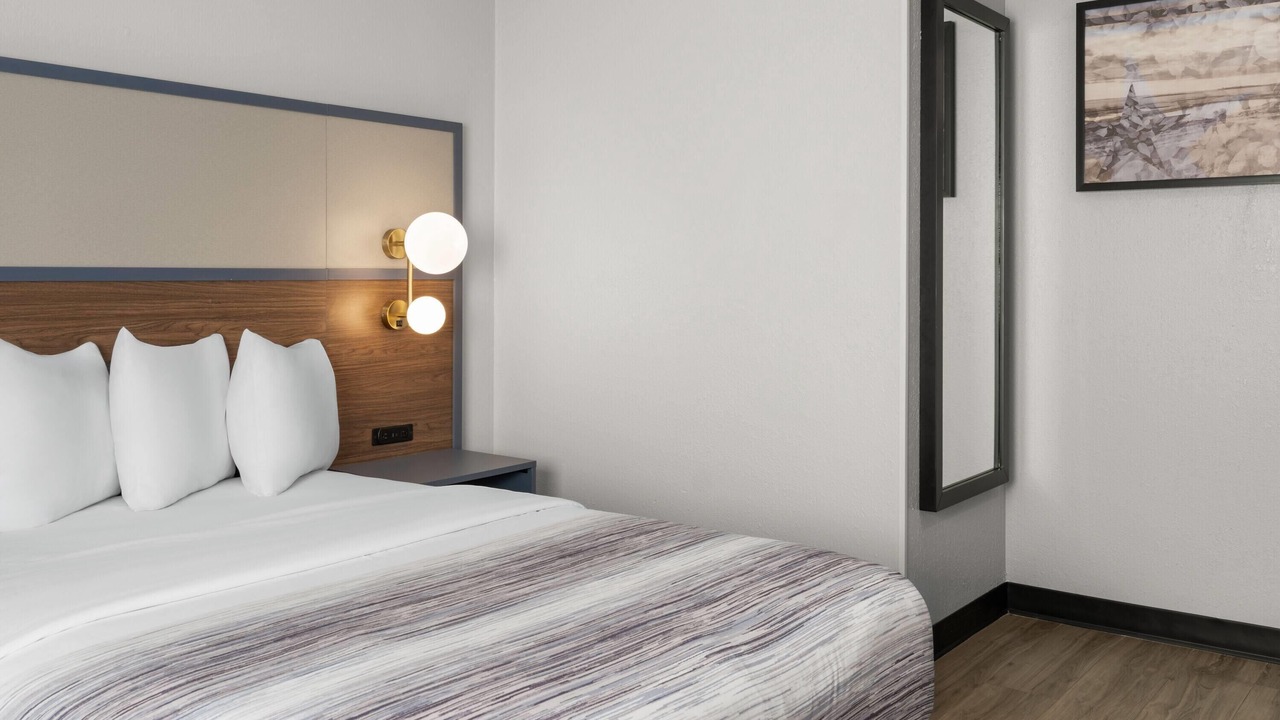 Photo of Bedroom in Urbana