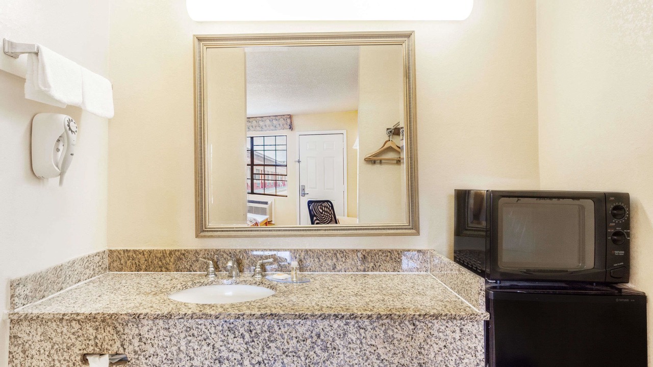 Photo of Bathroom in Yazoo City