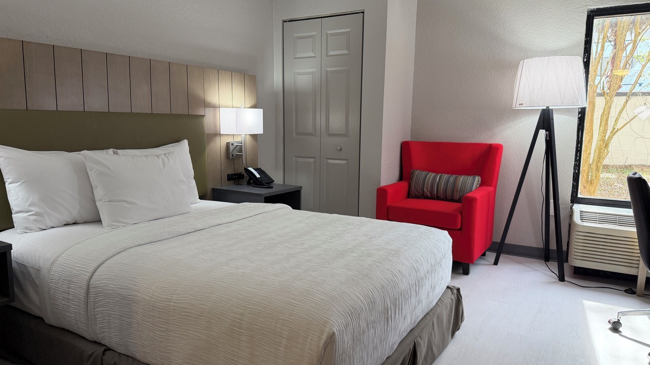 Photo of Bedroom in Baymeadows