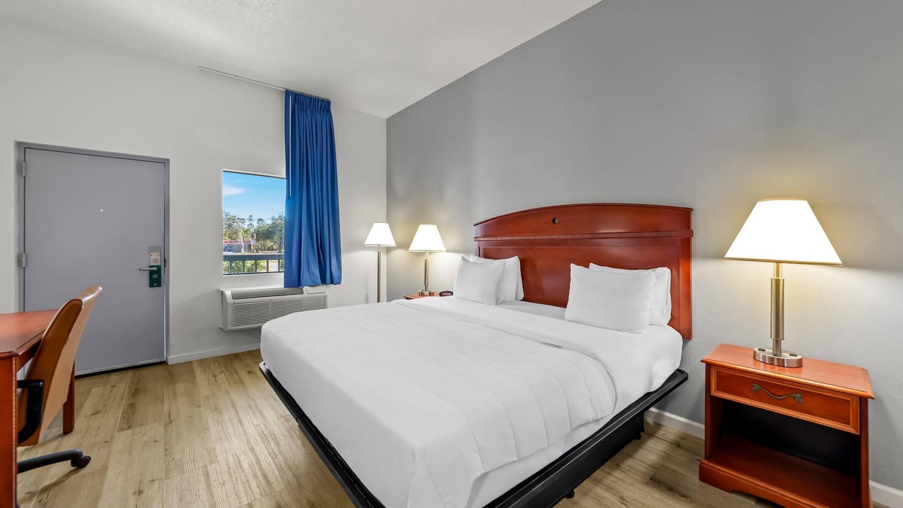 Photo of Bedroom in North Weeki Wachee