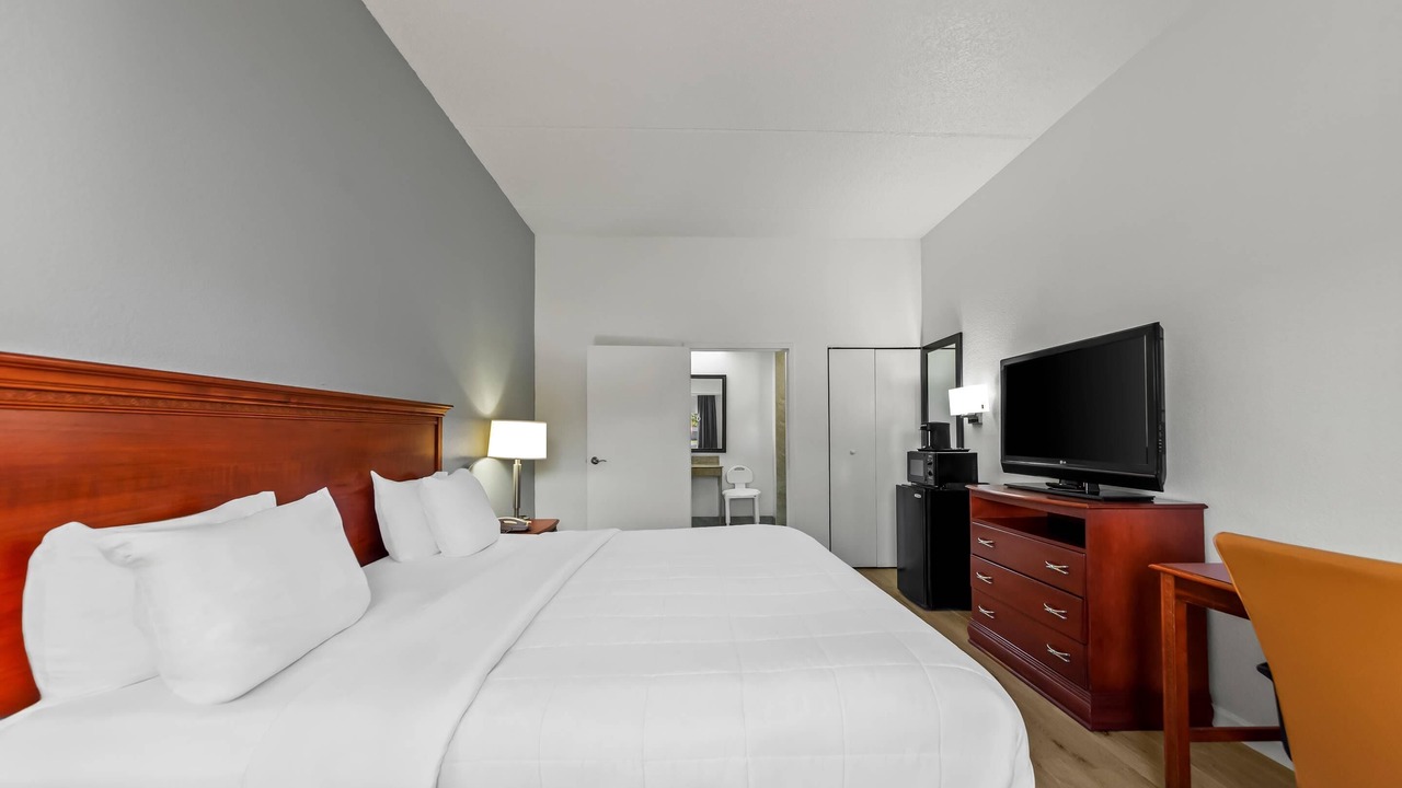 Photo of Bedroom in North Weeki Wachee