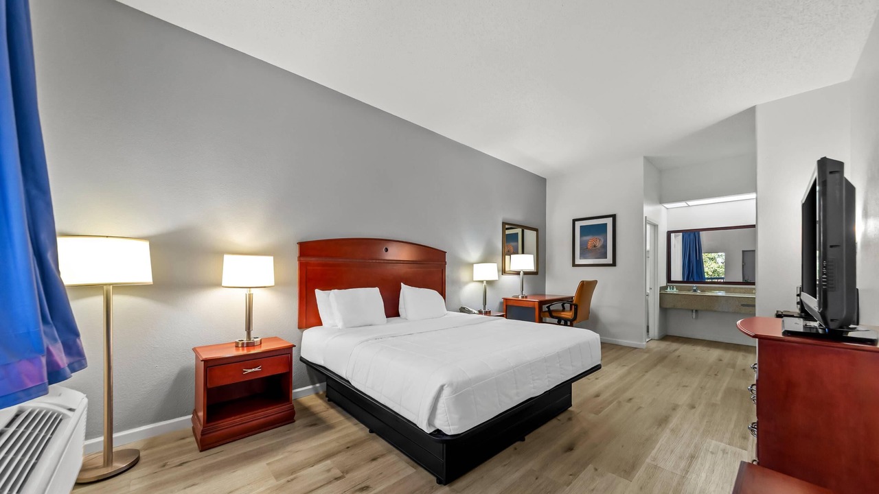 Photo of Bedroom in North Weeki Wachee
