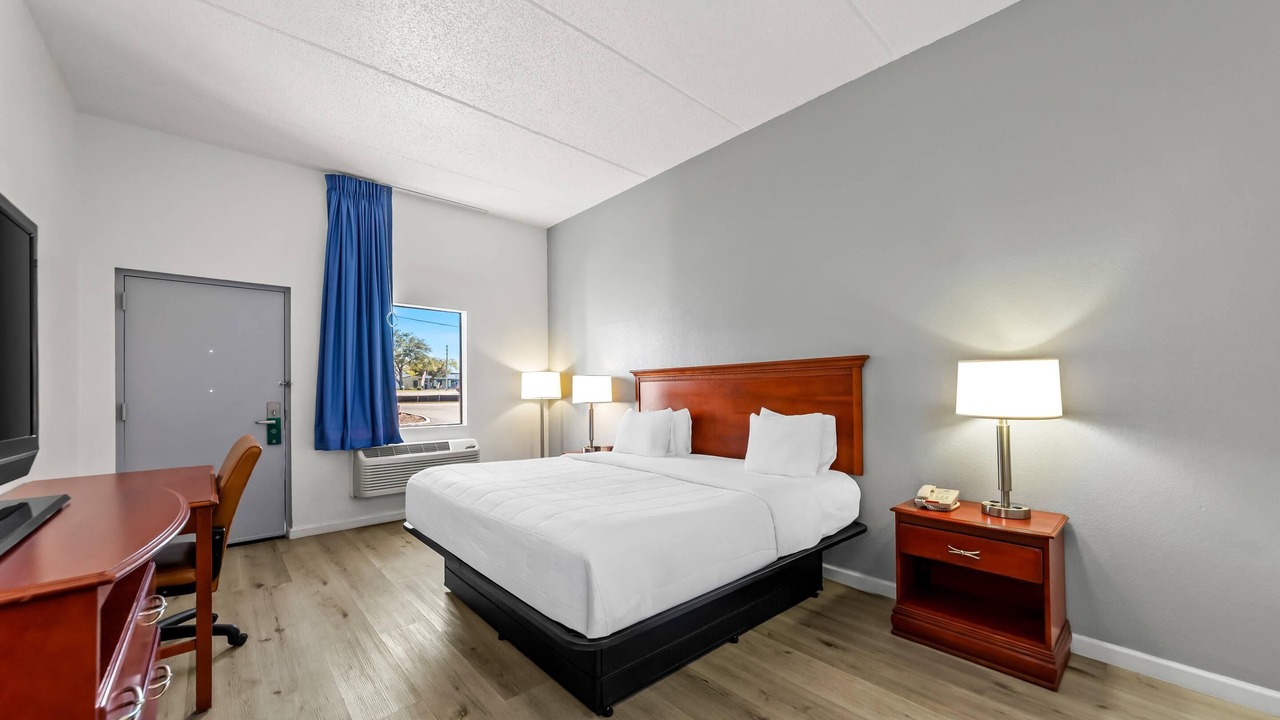 Photo of Bedroom in North Weeki Wachee