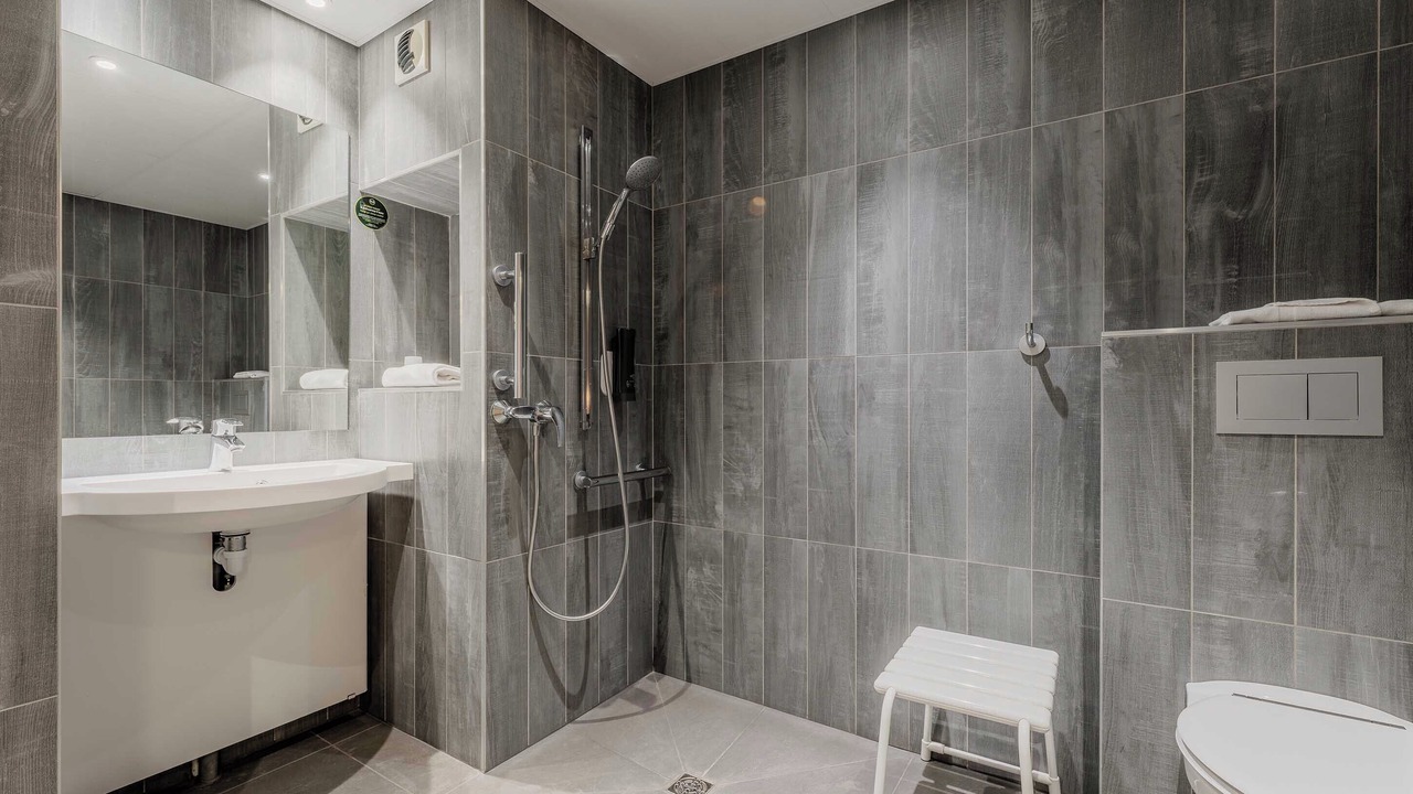 Photo of Bathroom in Hotel-de-Ville
