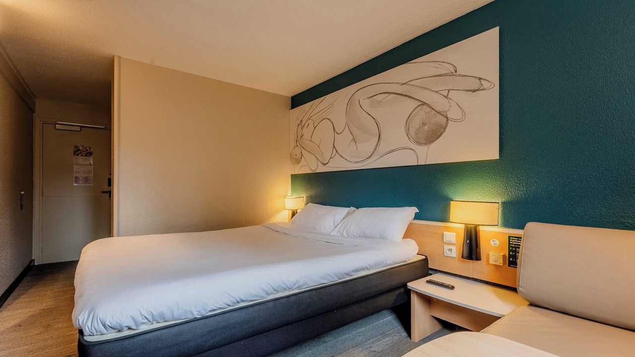 Photo of Bedroom in Hotel-de-Ville