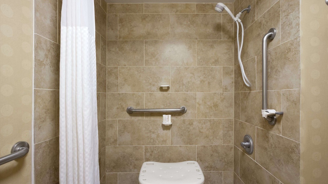 Photo of Bathroom in Calhoun