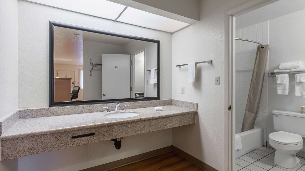 Photo of Bathroom in Lordsburg