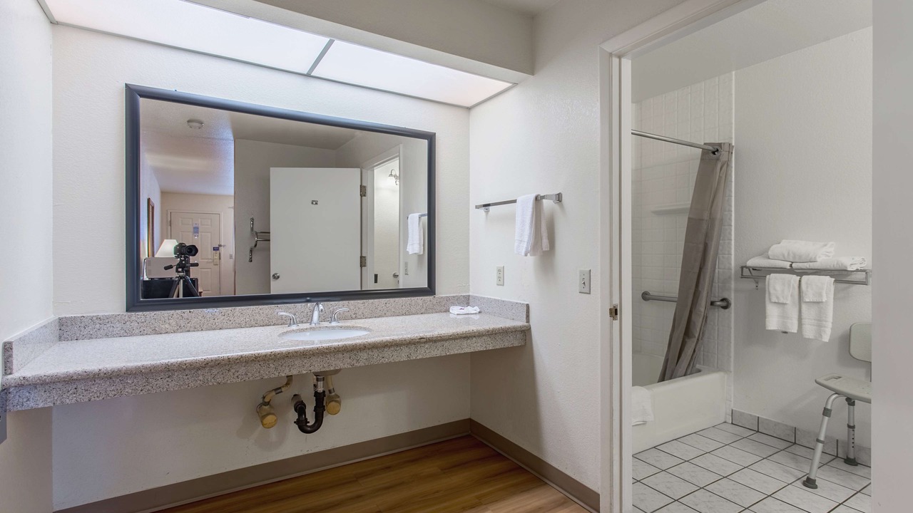 Photo of Bathroom in Lordsburg