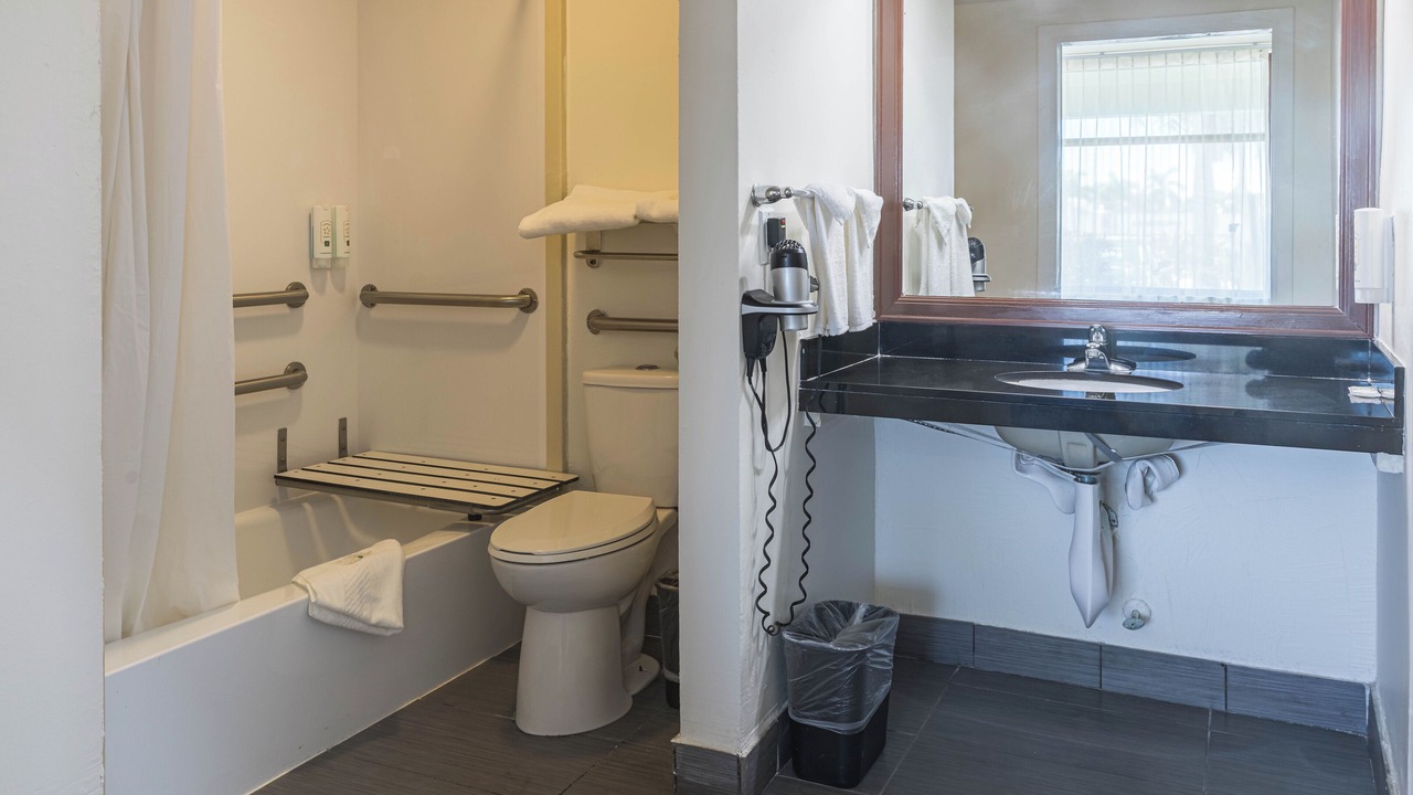 Photo of Bathroom in East Boca Raton